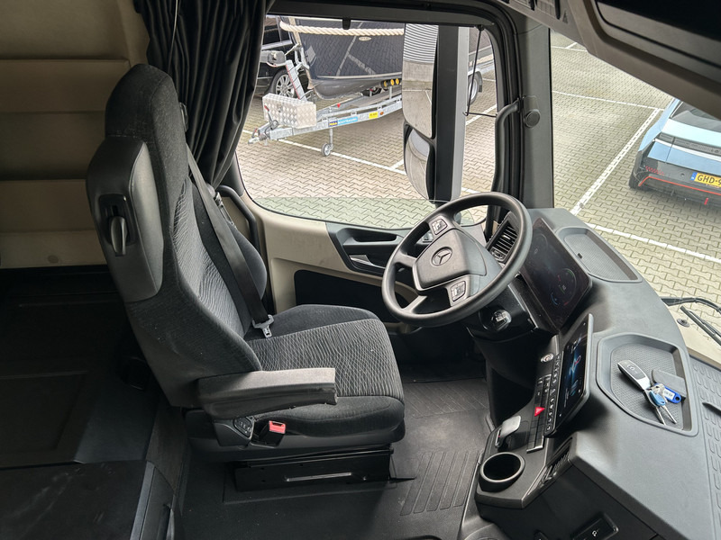 Mercedes-Benz Actros 1845 Gigaspace / Tacho V2 / PTO - Hydraulic / Stand Airco / APK TUV 11-26 - Tractor unit: picture 3 Mercedes-Benz Actros 1845 Gigaspace / Tacho V2 / PTO - Hydraulic / Stand Airco / APK TUV 11-26 - Tractor unit: picture 3