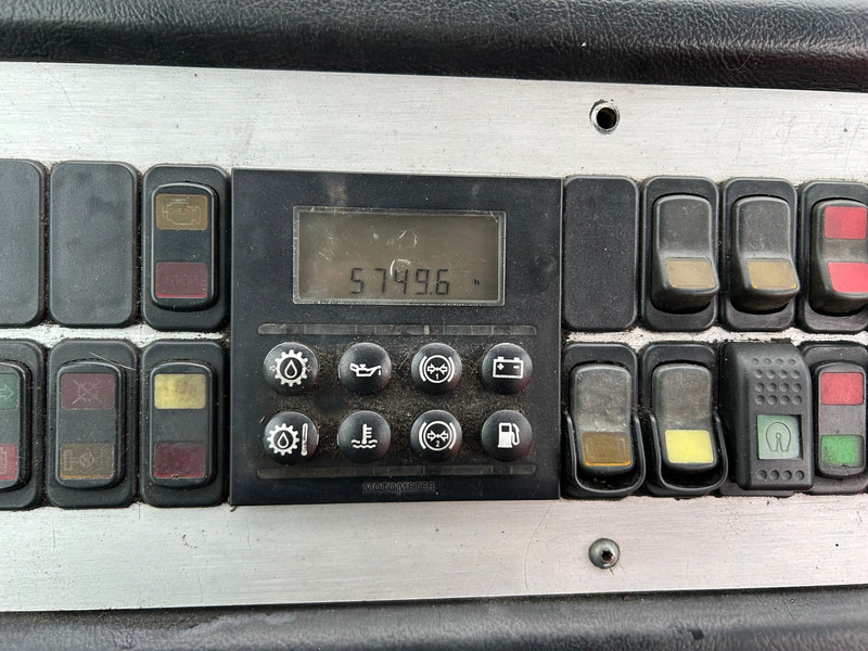 Terberg YT 182 / Cummins / Allison / 2012 / Terminal Tractor - Tractor unit: picture 5 Terberg YT 182 / Cummins / Allison / 2012 / Terminal Tractor - Tractor unit: picture 5