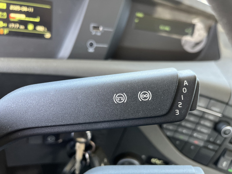Volvo FH 420 Globetrotter / 921 dkm / 2 Tanks / VEB+ / APK TUV 05-25 - Tractor unit: picture 5 Volvo FH 420 Globetrotter / 921 dkm / 2 Tanks / VEB+ / APK TUV 05-25 - Tractor unit: picture 5