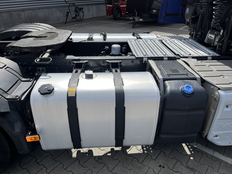 Tractor unit Volvo FH 420 Globetrotter / 939 dkm / 2 Tanks / VEB+ / APK TUV 07-25: picture 15