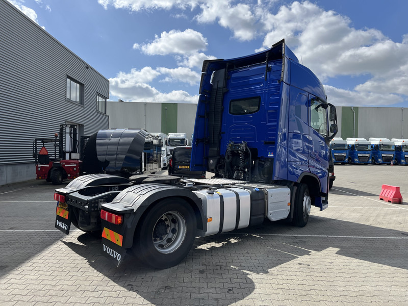 Volvo FH 420 Globetrotter / 939 dkm / 2 Tanks / VEB+ / APK TUV 07-25 - Tractor unit: picture 2 Volvo FH 420 Globetrotter / 939 dkm / 2 Tanks / VEB+ / APK TUV 07-25 - Tractor unit: picture 2