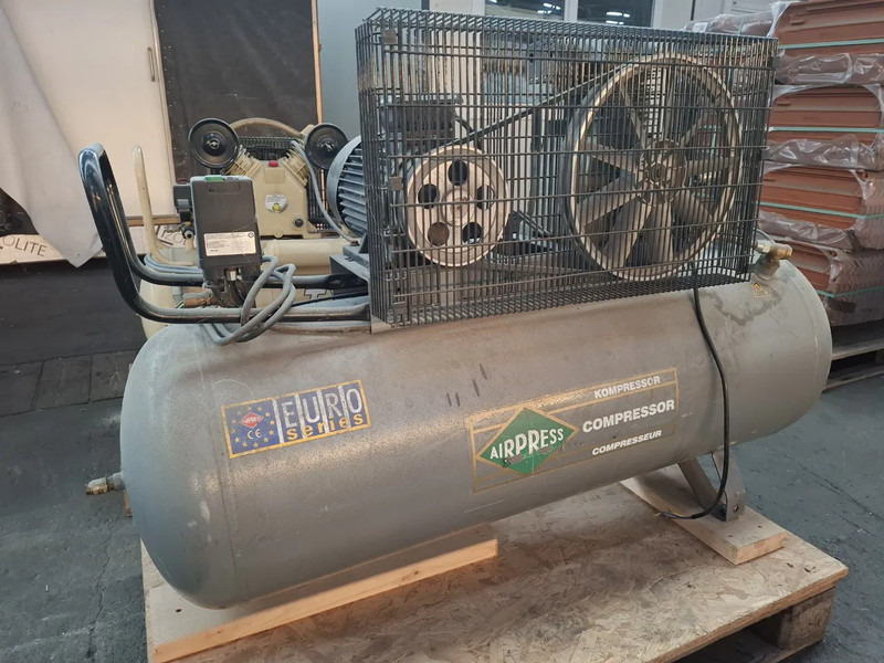 Airpress HK600/200 - Air compressor: picture 1 Airpress HK600/200 - Air compressor: picture 1