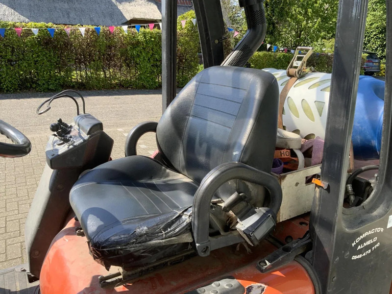 Nissan UDO2A25PO - Forklift: picture 3 Nissan UDO2A25PO - Forklift: picture 3
