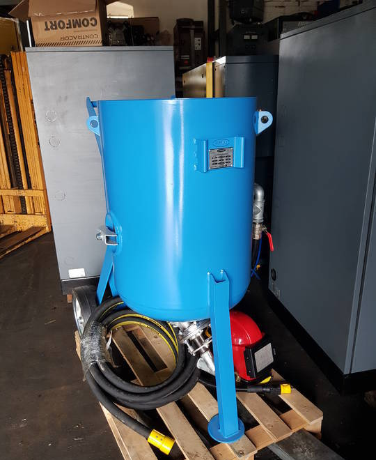 PIASKARKA OCZYSZCZARKA CLEMCO 200L KOMPLET - Construction equipment: picture 5 PIASKARKA OCZYSZCZARKA CLEMCO 200L KOMPLET - Construction equipment: picture 5