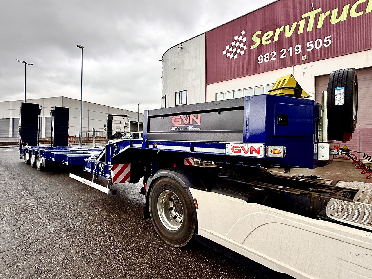 New Low loader semi-trailer GVN Trailer 3 AXLE LOWBED: picture 31