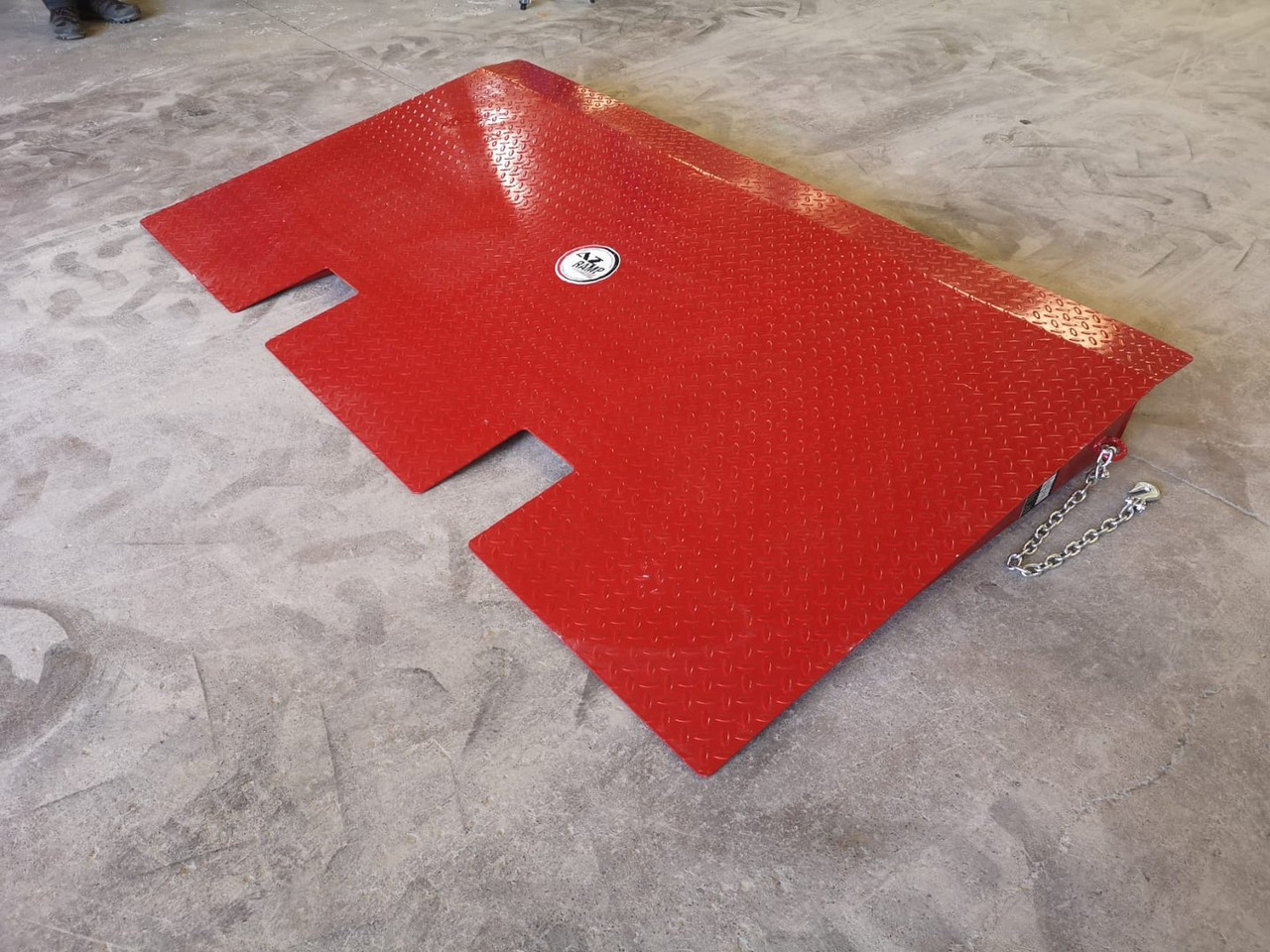 Compact Container access ramp . AZ RAMP - HCRN-06. 6 000 Kg - Loading ramp: picture 2 Compact Container access ramp . AZ RAMP - HCRN-06. 6 000 Kg - Loading ramp: picture 2