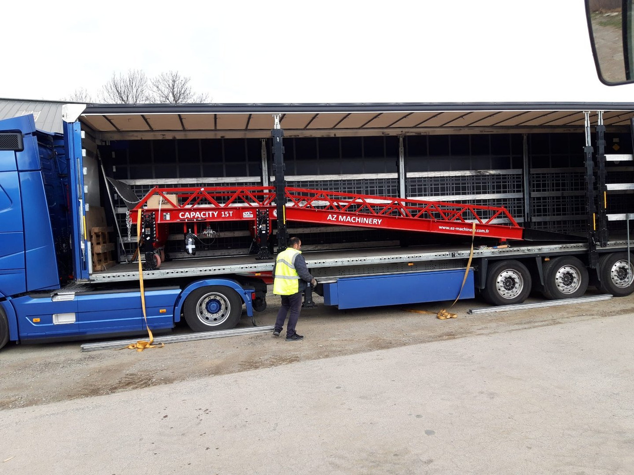 New Loading ramp Loading Ramp with with electric tilting bridge -  AZ RAMP - STAR- 10T-ZR-E. 10 ton capacity: picture 9