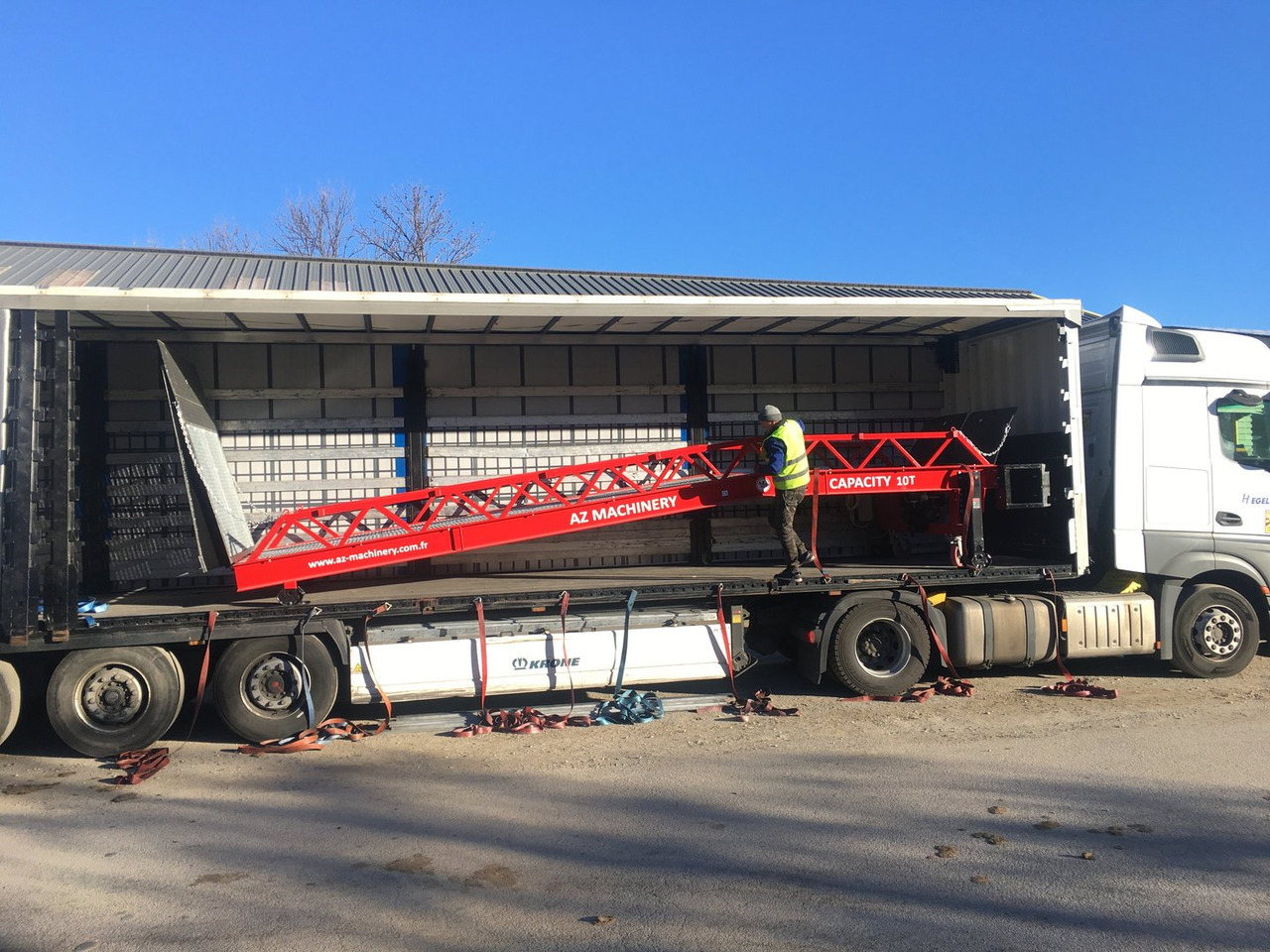 New Loading ramp Loading Ramp with with electric tilting bridge -  AZ RAMP - STAR- 10T-ZR-E. 10 ton capacity: picture 19