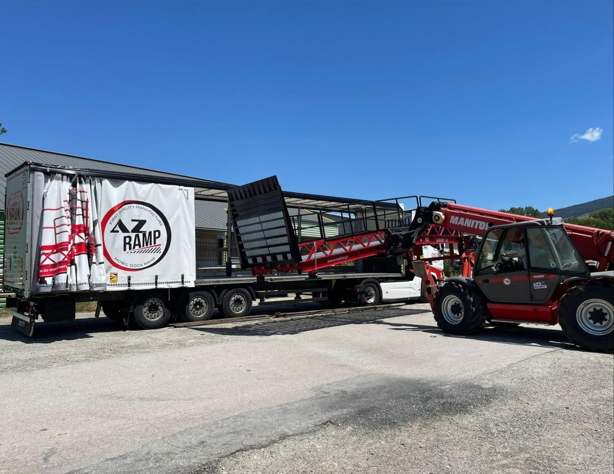 Loading Ramp with with hydraulic tilting bridge - AZ RAMP - STAR- 8T. 8 ton capacity - Loading ramp: picture 5 Loading Ramp with with hydraulic tilting bridge - AZ RAMP - STAR- 8T. 8 ton capacity - Loading ramp: picture 5