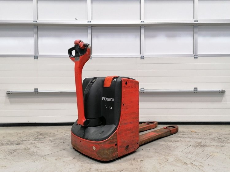 Used Electric Pallet Truck-Fenwick-T16 - Pallet truck: picture 4 Used Electric Pallet Truck-Fenwick-T16 - Pallet truck: picture 4