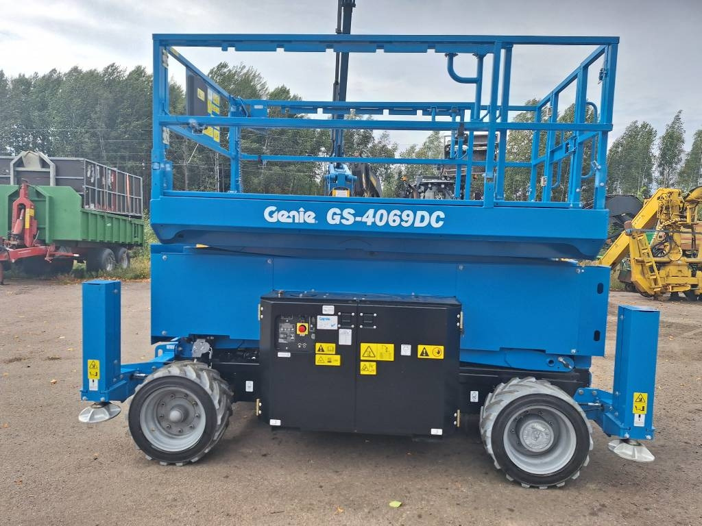 Genie GS-4069 DC muutto tarjous!! - Scissor lift: picture 1 Genie GS-4069 DC muutto tarjous!! - Scissor lift: picture 1