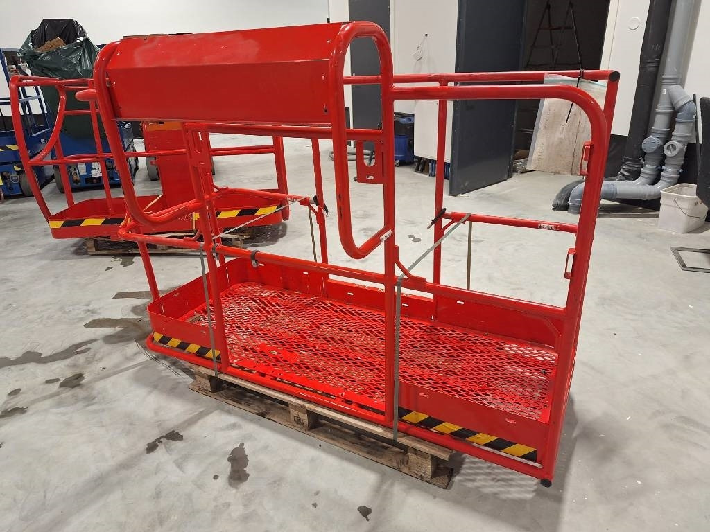 Haulotte HA 16 - Vertical mast lift: picture 4 Haulotte HA 16 - Vertical mast lift: picture 4