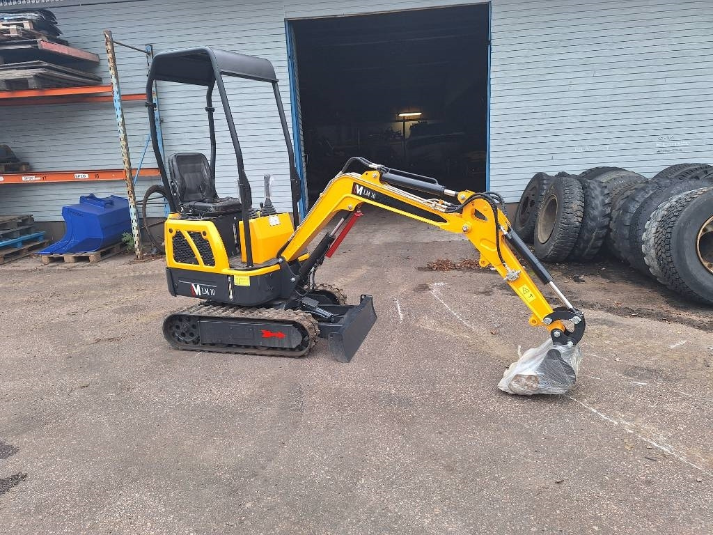 LM Lm10 - Mini excavator: picture 1 LM Lm10 - Mini excavator: picture 1