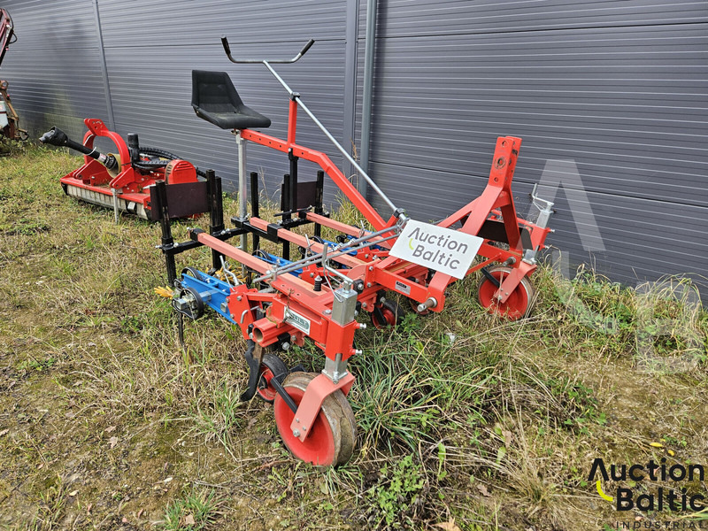 K.U.L.T Fingerweeder - Agricultural machinery: picture 2 K.U.L.T Fingerweeder - Agricultural machinery: picture 2