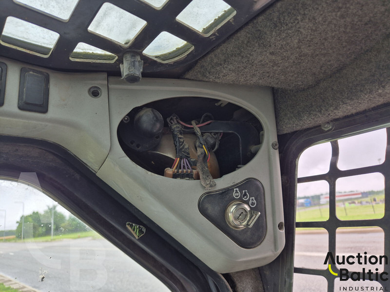 Crawler loader Bobcat T 320: picture 9 Crawler loader Bobcat T 320: picture 9