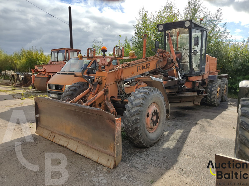 Brianskij Arsenal GS-14.02 - Grader: picture 1 Brianskij Arsenal GS-14.02 - Grader: picture 1