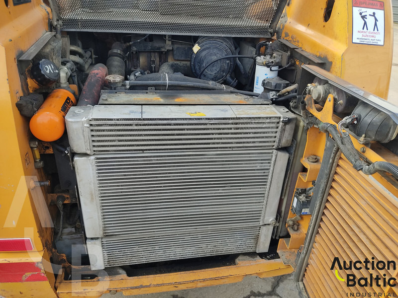 Crawler loader Case TR 320: picture 18