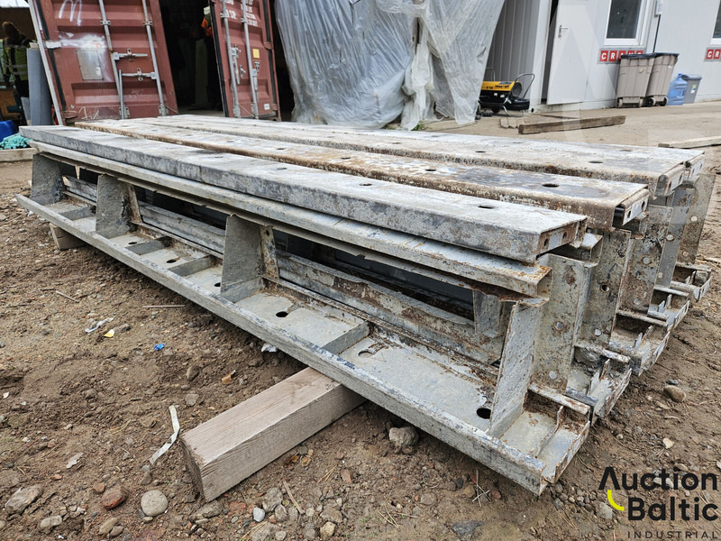 Concrete formwork - Construction machinery: picture 1 Concrete formwork - Construction machinery: picture 1