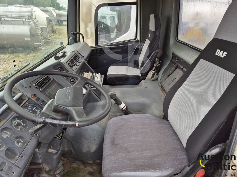 Tanker truck for transportation of milk DAF with tank: picture 10
