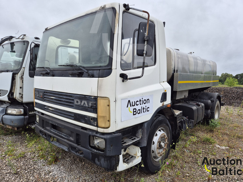 DAF with tank - Tanker truck: picture 1 DAF with tank - Tanker truck: picture 1