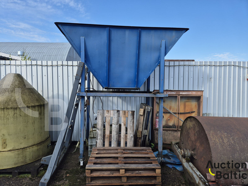 Hopper for various materials - Tanker truck: picture 1 Hopper for various materials - Tanker truck: picture 1