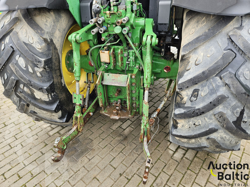 Farm tractor John Deere 6810: picture 15