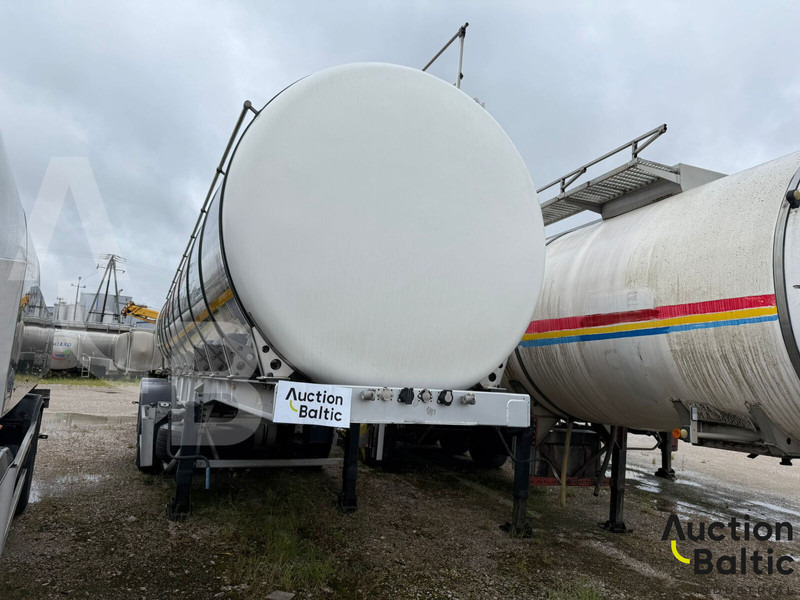 Kässbohrer Tank - Tanker semi-trailer: picture 1 Kässbohrer Tank - Tanker semi-trailer: picture 1