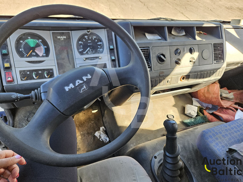 MAN 8.180 - Curtain side truck: picture 5 MAN 8.180 - Curtain side truck: picture 5