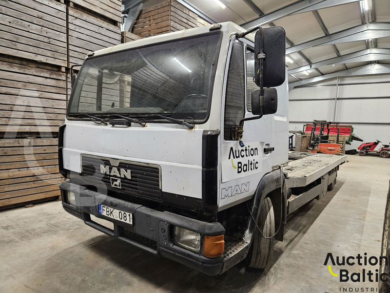 MAN 8.224 - Autotransporter truck: picture 2 MAN 8.224 - Autotransporter truck: picture 2
