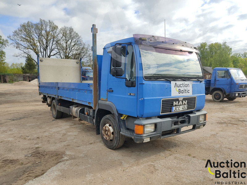 MAN L2000 - Dropside/ Flatbed truck: picture 2 MAN L2000 - Dropside/ Flatbed truck: picture 2