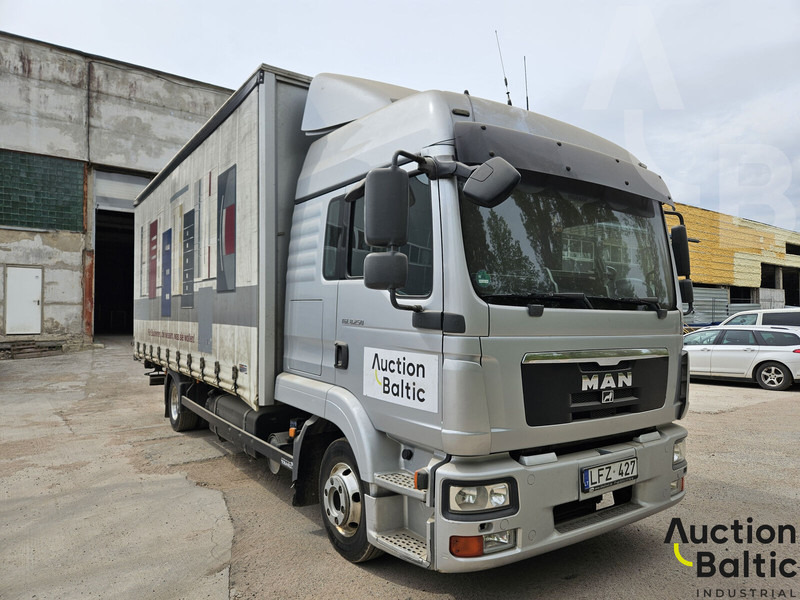 MAN TGL8.250 - Curtain side truck: picture 1 MAN TGL8.250 - Curtain side truck: picture 1