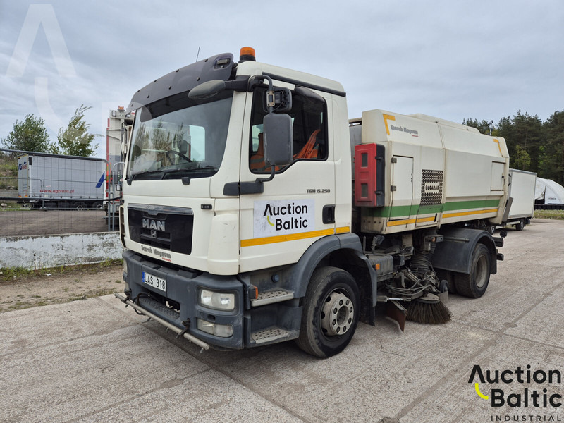MAN TGM15.250 4X2 BL - Road sweeper: picture 1 MAN TGM15.250 4X2 BL - Road sweeper: picture 1