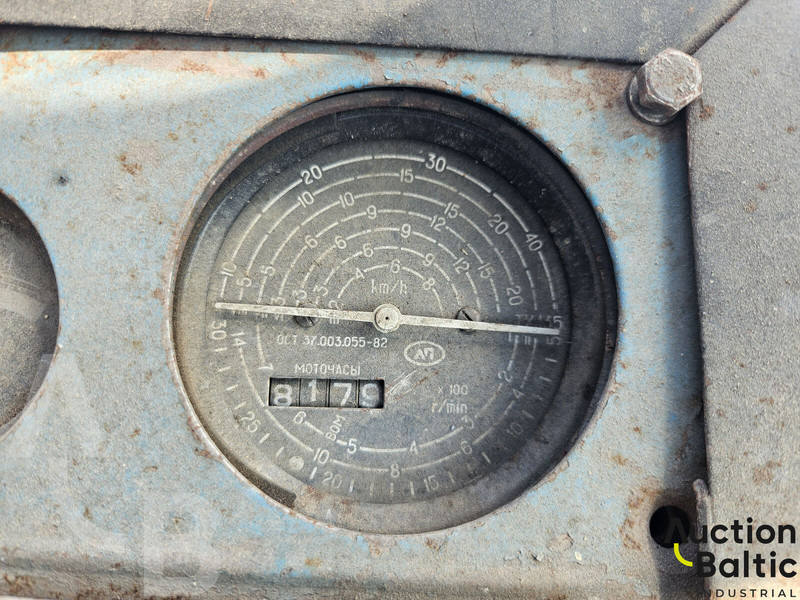 Farm tractor MTZ 80: picture 9