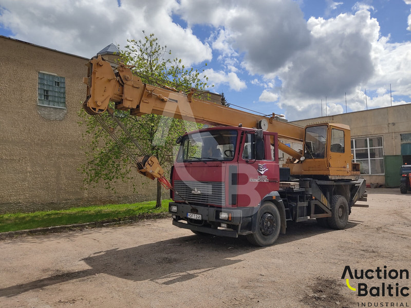 Maz 533731 - All terrain crane: picture 1 Maz 533731 - All terrain crane: picture 1