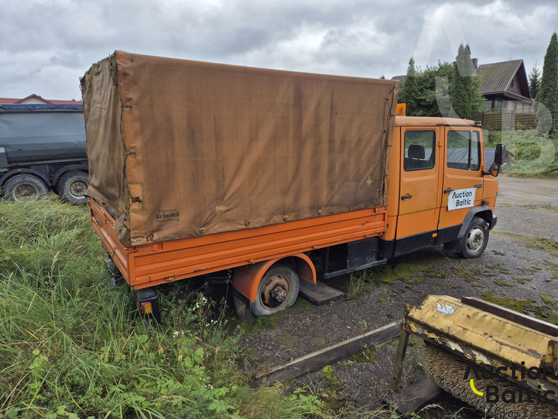 Mercedes-Benz 609 D - Curtain side truck: picture 4 Mercedes-Benz 609 D - Curtain side truck: picture 4