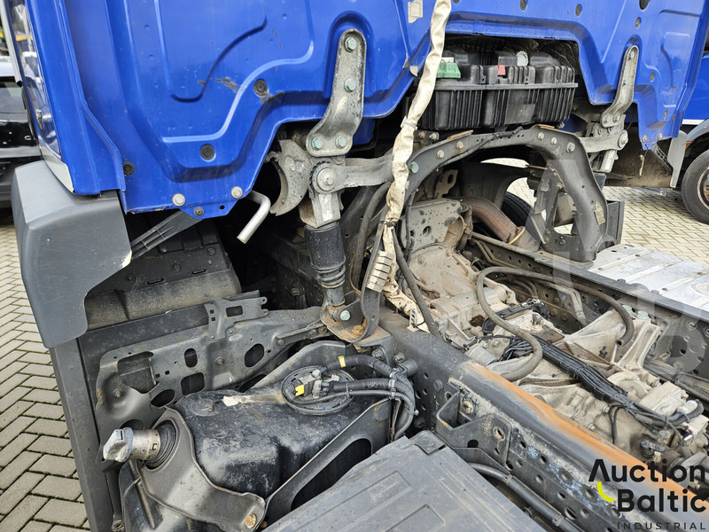 Cab chassis truck Mercedes-Benz Actros 1843: picture 16