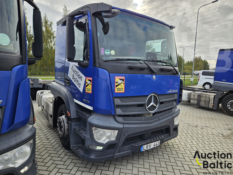 Mercedes-Benz Actros 1843 - Cab chassis truck: picture 2 Mercedes-Benz Actros 1843 - Cab chassis truck: picture 2