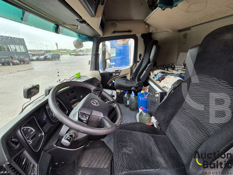 Curtain side truck Mercedes-Benz Actros 2542 L: picture 6