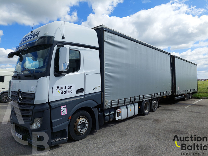 Mercedes-Benz Actros - Curtain side truck: picture 2 Mercedes-Benz Actros - Curtain side truck: picture 2