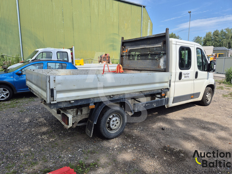 Peugeot Boxer - Open body delivery van, Combi van: picture 4 Peugeot Boxer - Open body delivery van, Combi van: picture 4