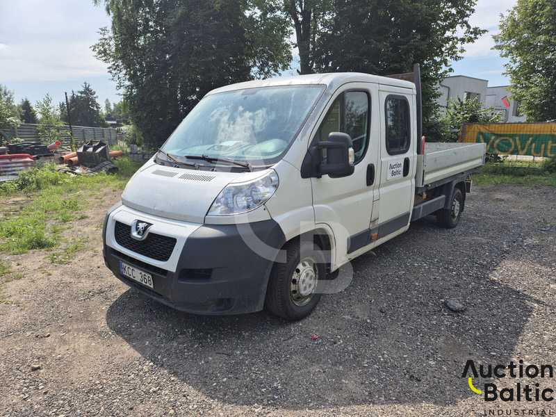 Peugeot Boxer - Open body delivery van, Combi van: picture 2 Peugeot Boxer - Open body delivery van, Combi van: picture 2