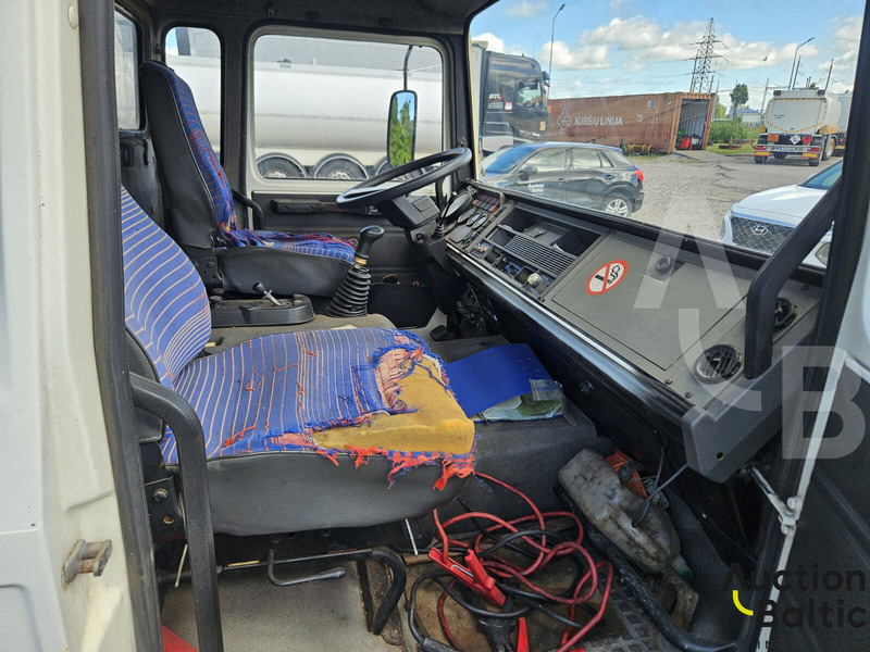 Renault Midliner S 150 - Tanker truck: picture 5 Renault Midliner S 150 - Tanker truck: picture 5