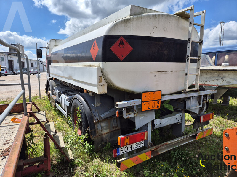 Renault Premium 250.18 - Tanker truck: picture 3 Renault Premium 250.18 - Tanker truck: picture 3