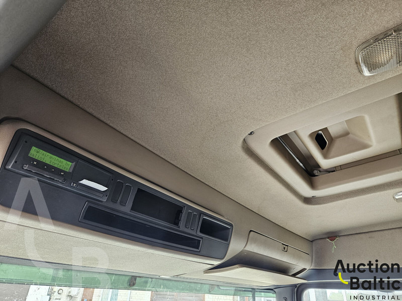 Tow truck Scania P 380: picture 8