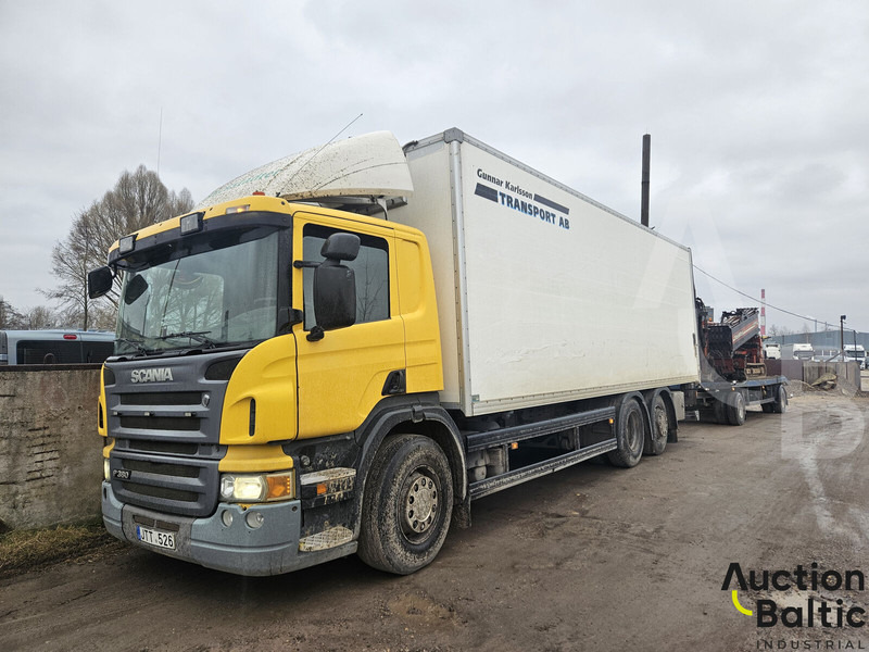 Scania P380 - Box truck: picture 2 Scania P380 - Box truck: picture 2