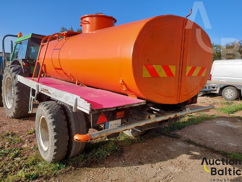 Trailer for transporting and watering water - Tanker trailer: picture 4 Trailer for transporting and watering water - Tanker trailer: picture 4