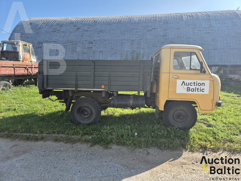 UAZ UAZ 3303 - Open body delivery van: picture 3 UAZ UAZ 3303 - Open body delivery van: picture 3