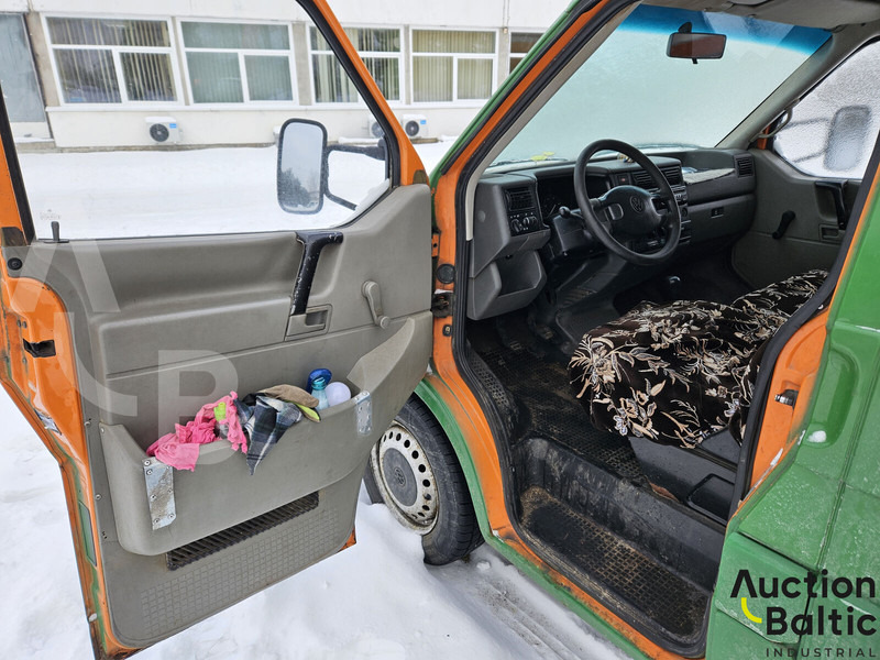 Volkswagen Transporter - Open body delivery van, Combi van: picture 5 Volkswagen Transporter - Open body delivery van, Combi van: picture 5