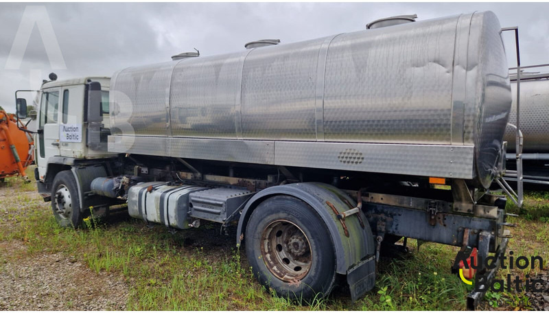 Volvo FL220 - Tanker truck: picture 4 Volvo FL220 - Tanker truck: picture 4
