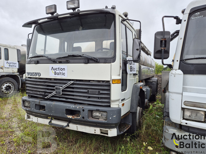 Volvo FL6 - Tanker truck: picture 1 Volvo FL6 - Tanker truck: picture 1